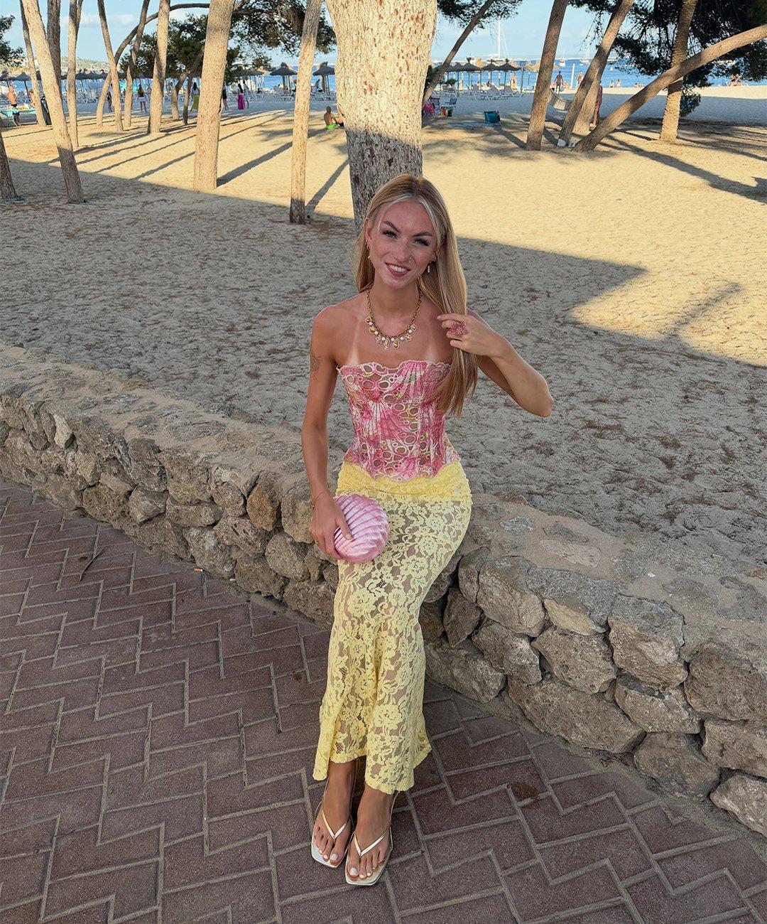 ESTHER 1